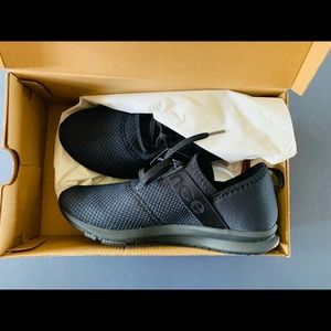 New Balance-brand NEW, Black shoes, Sz 9W